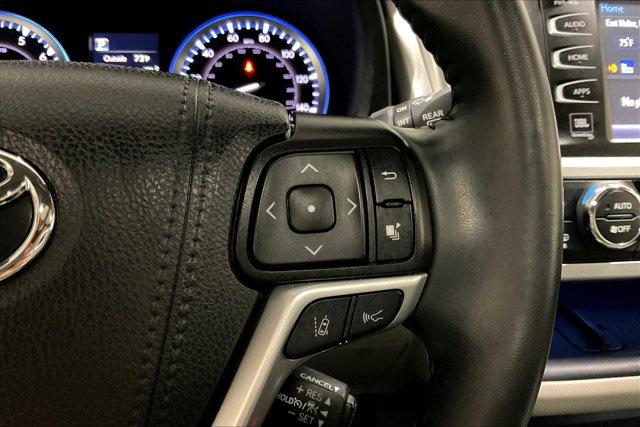 Photo of 2019 Blizzard Pearl Toyota Highlander