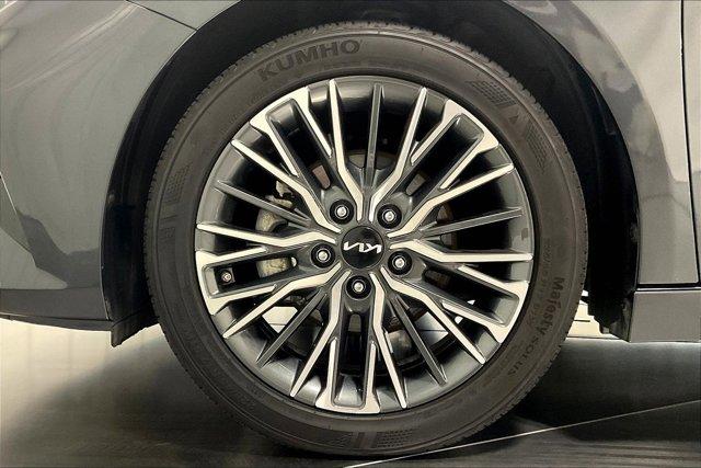 Photo of 2024 Gravity Gray Kia Forte