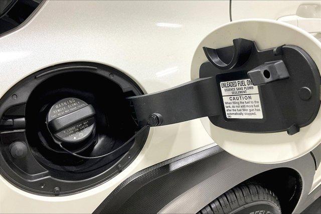 Photo of 2024 Crystal White Pearl Subaru Crosstrek