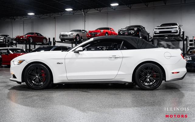Photo of 2017 Oxford White Ford Mustang