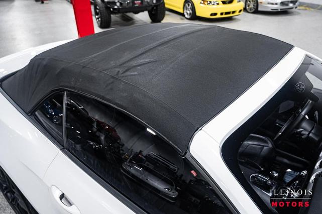 Photo of 2017 Oxford White Ford Mustang