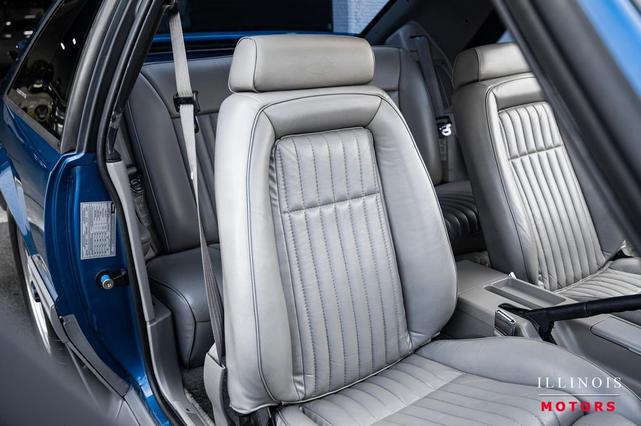Photo of 1990 Ultra Blue Metallic Ford Mustang