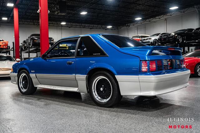 Photo of 1990 Ultra Blue Metallic Ford Mustang