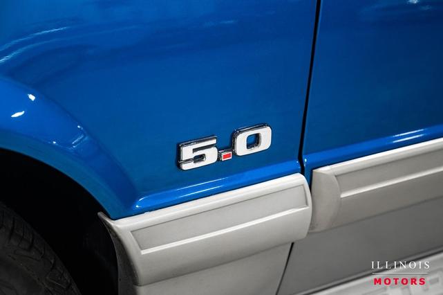 Photo of 1990 Ultra Blue Metallic Ford Mustang