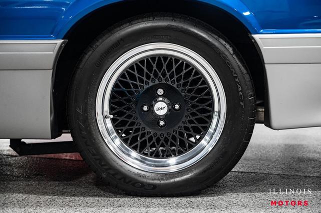 Photo of 1990 Ultra Blue Metallic Ford Mustang