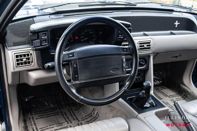 Photo of 1990 Ultra Blue Metallic Ford Mustang