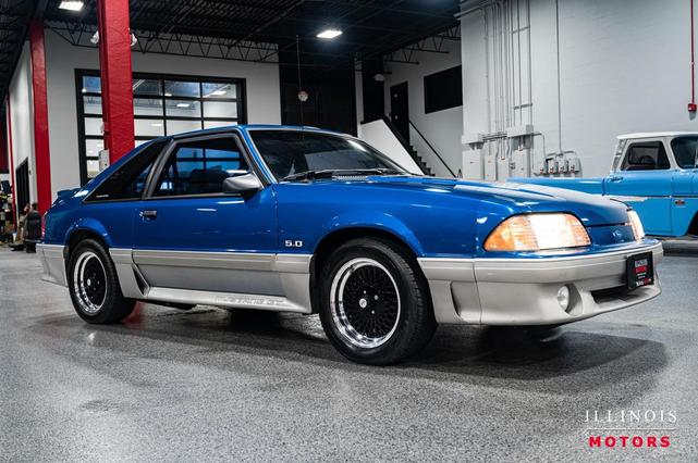 Photo of 1990 Ultra Blue Metallic Ford Mustang