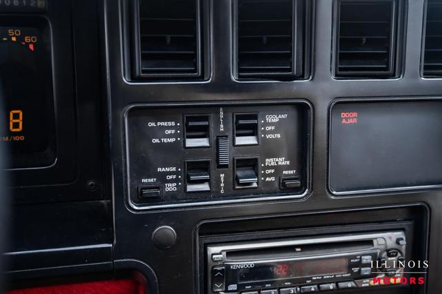 Photo of 1988 White Chevrolet Corvette