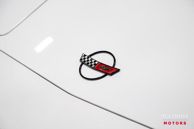 Photo of 1988 White Chevrolet Corvette