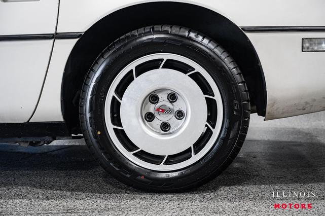 Photo of 1988 White Chevrolet Corvette