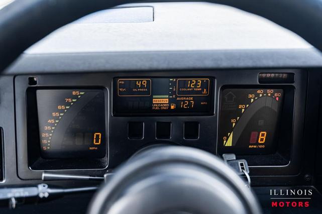 Photo of 1988 White Chevrolet Corvette