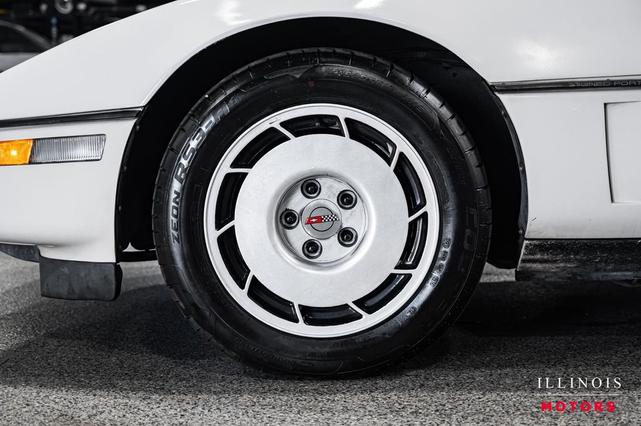 Photo of 1988 White Chevrolet Corvette