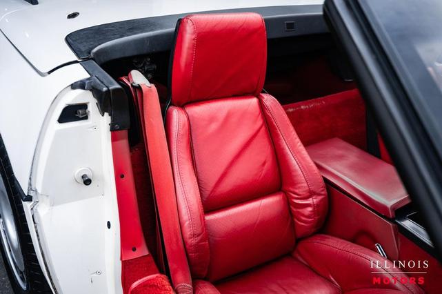 Photo of 1988 White Chevrolet Corvette