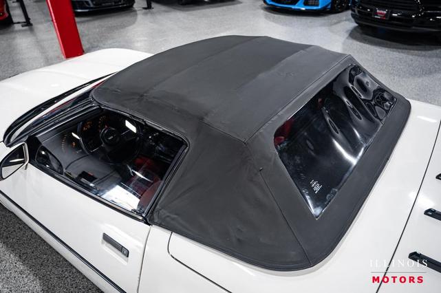 Photo of 1988 White Chevrolet Corvette