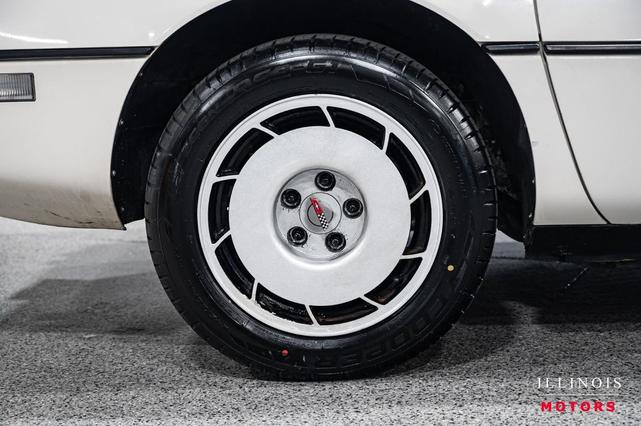 Photo of 1988 White Chevrolet Corvette