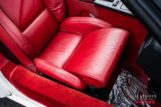 Photo of 1988 White Chevrolet Corvette