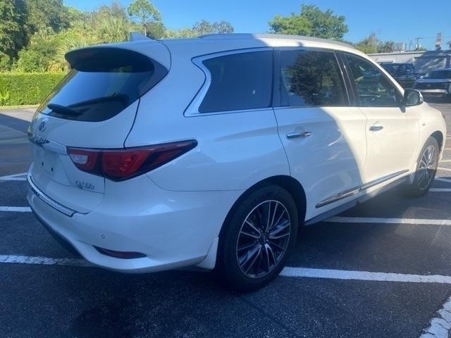 Photo of 2017 Majestic White INFINITI QX60