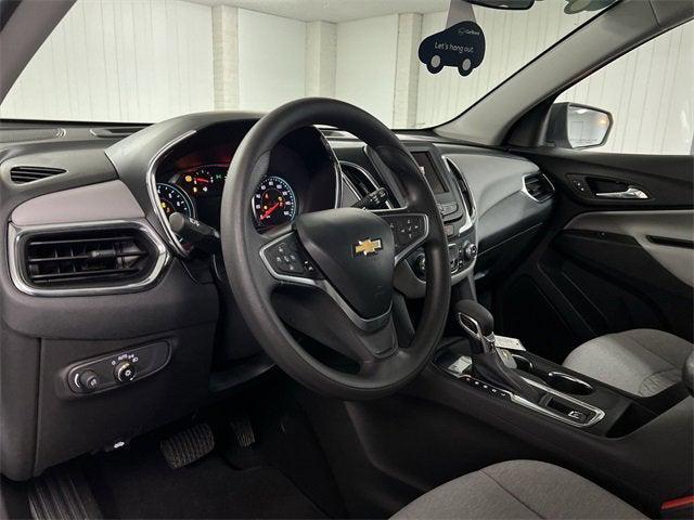 Photo of 2023 Summit White Chevrolet Equinox