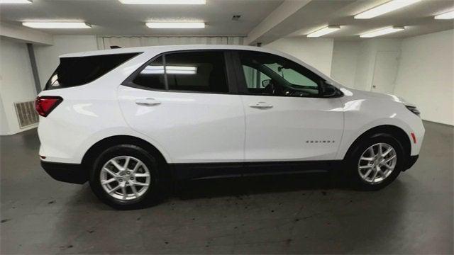 Photo of 2023 Summit White Chevrolet Equinox