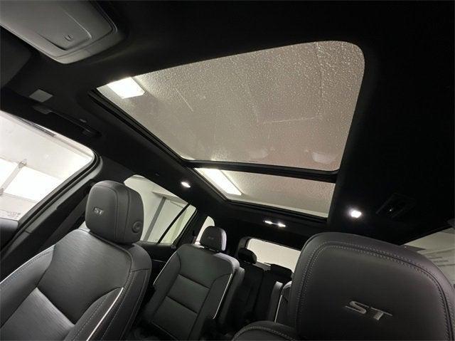 Photo of 2025 Cherry Red Tintcoat Buick Enclave