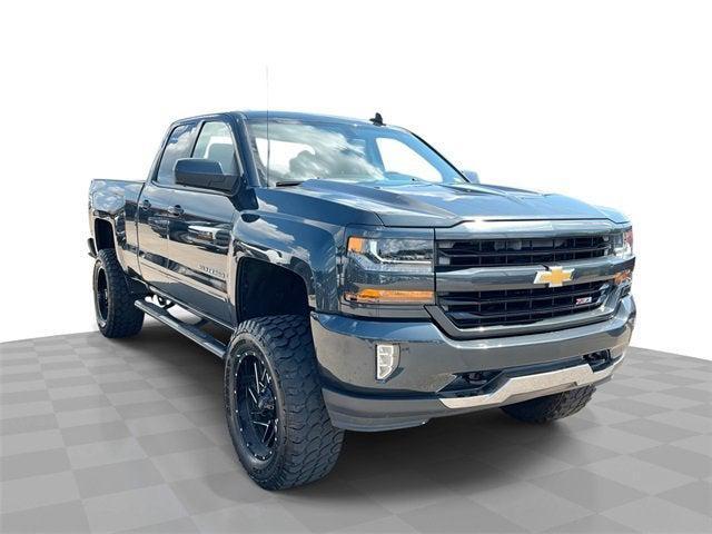 Photo of 2017 Graphite Metallic Chevrolet Silverado 1500