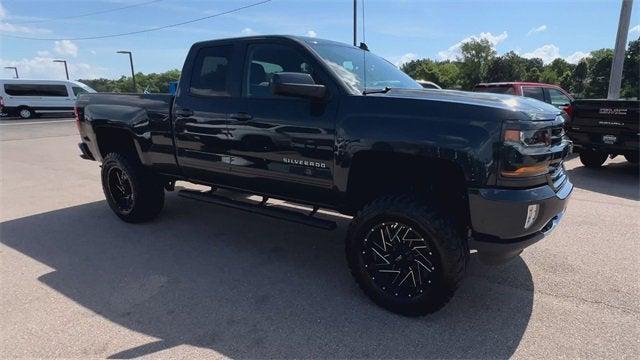 Photo of 2017 Graphite Metallic Chevrolet Silverado 1500