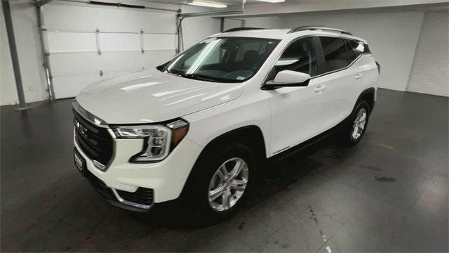 Photo of 2022 Summit White GMC Terrain