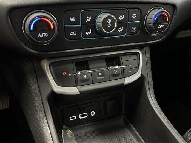 Photo of 2022 Summit White GMC Terrain