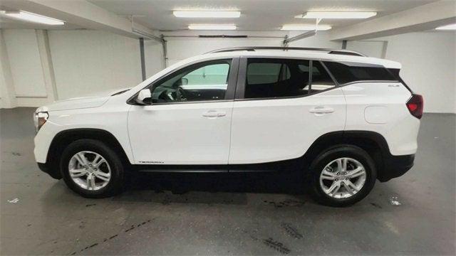 Photo of 2022 Summit White GMC Terrain