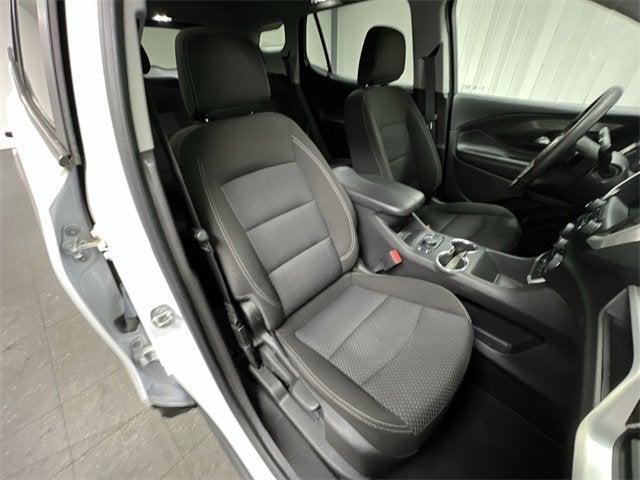 Photo of 2022 Summit White GMC Terrain