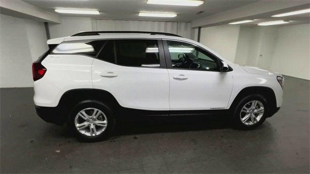 Photo of 2022 Summit White GMC Terrain