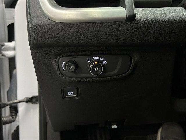 Photo of 2022 Summit White GMC Terrain