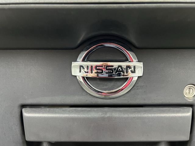 Photo of 2019 White Nissan Frontier