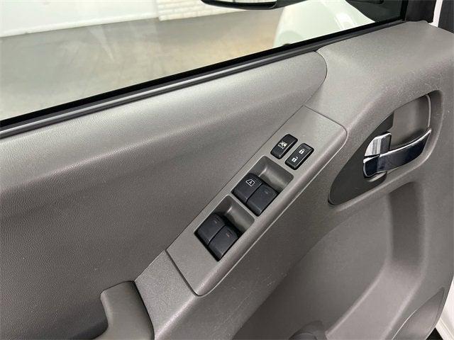 Photo of 2019 White Nissan Frontier