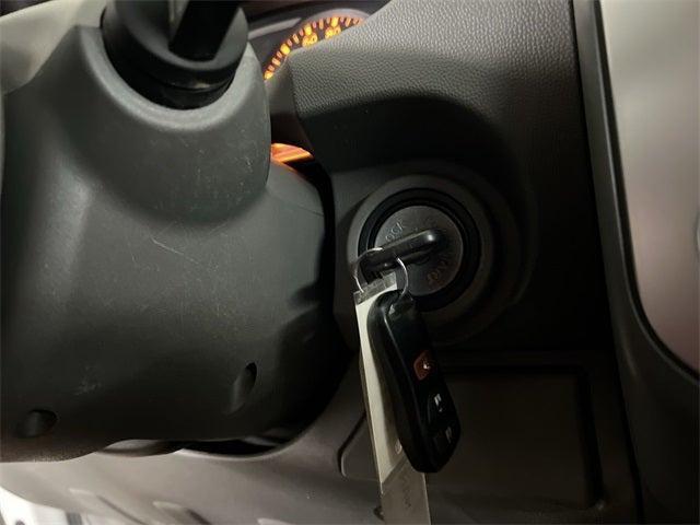 Photo of 2019 White Nissan Frontier