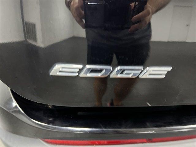 Photo of 2018 Black Ford Edge