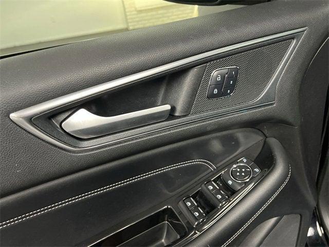 Photo of 2018 Black Ford Edge