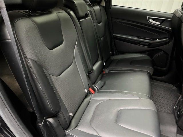 Photo of 2018 Black Ford Edge