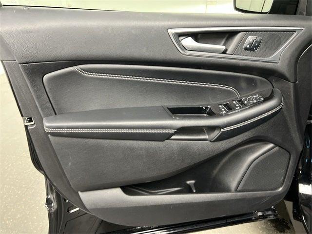 Photo of 2018 Black Ford Edge