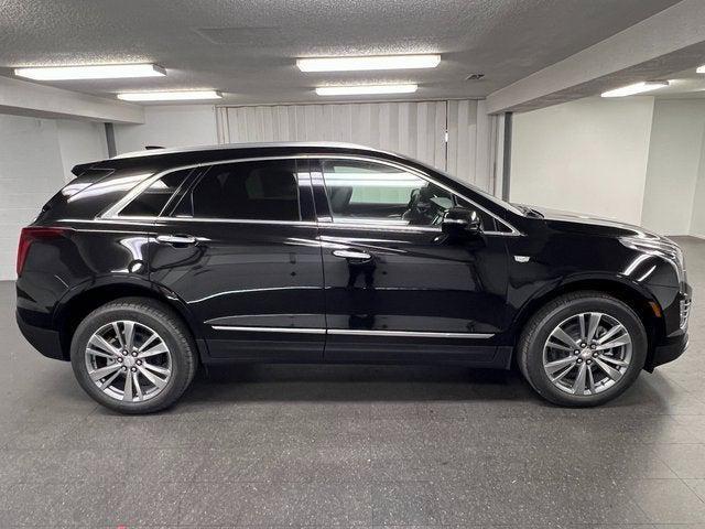 Photo of 2025 Exterior, Black Meet Kettle Met (384A) Cadillac XT5