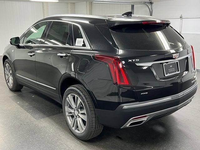 Photo of 2025 Exterior, Black Meet Kettle Met (384A) Cadillac XT5