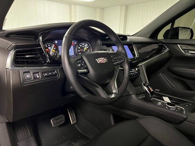 Photo of 2022 Stellar Black Metallic Cadillac XT6