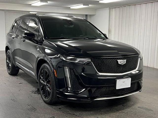 Photo of 2022 Stellar Black Metallic Cadillac XT6