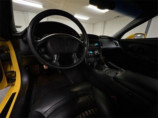 Photo of 2004 Yellow Chevrolet Corvette