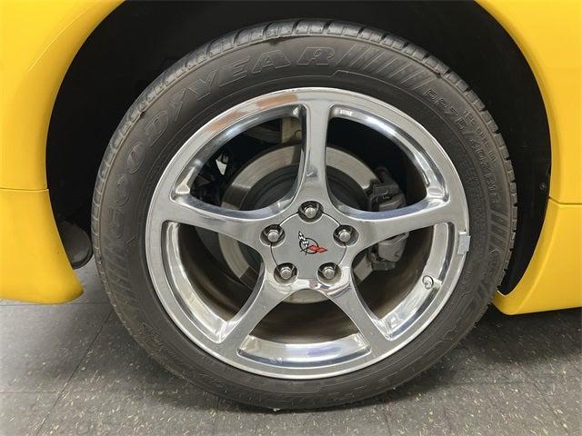 Photo of 2004 Yellow Chevrolet Corvette