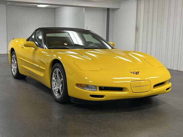 Photo of 2004 Yellow Chevrolet Corvette