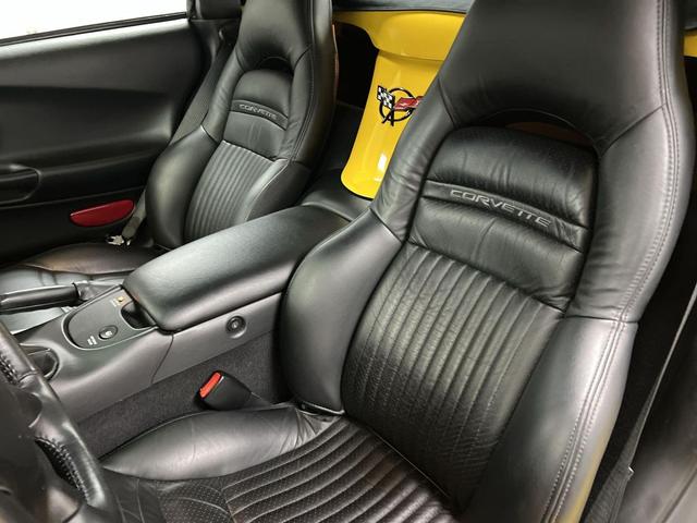 Photo of 2004 Yellow Chevrolet Corvette