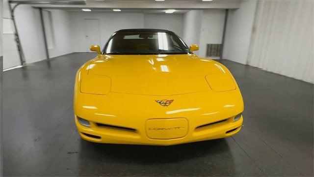 Photo of 2004 Yellow Chevrolet Corvette