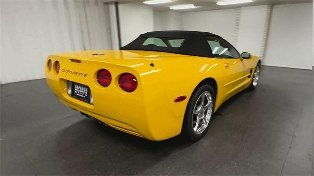 Photo of 2004 Yellow Chevrolet Corvette