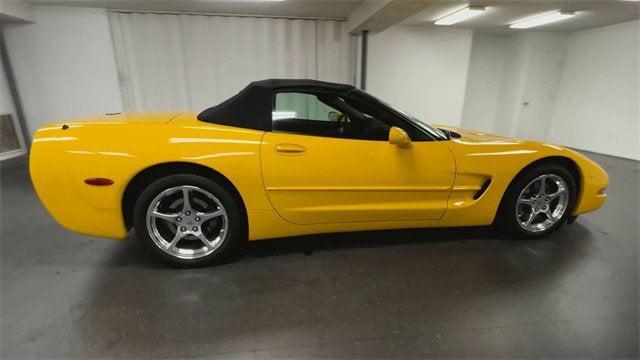 Photo of 2004 Yellow Chevrolet Corvette